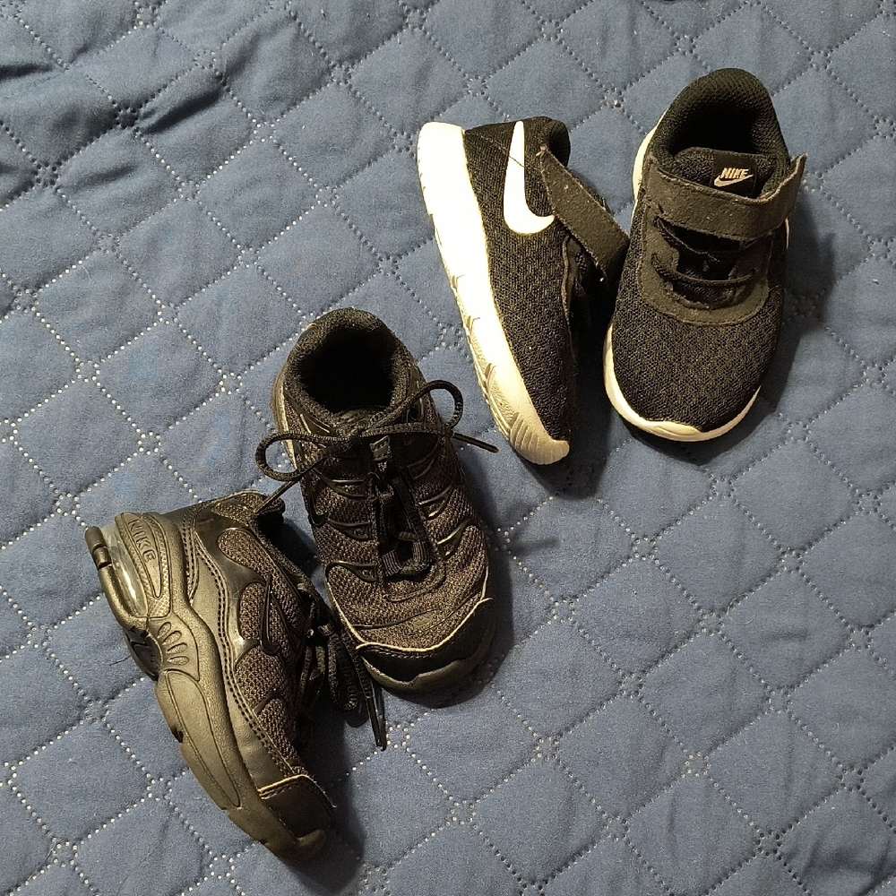 2 Pair Of Nike Kids Black Sneakers In Great Shape